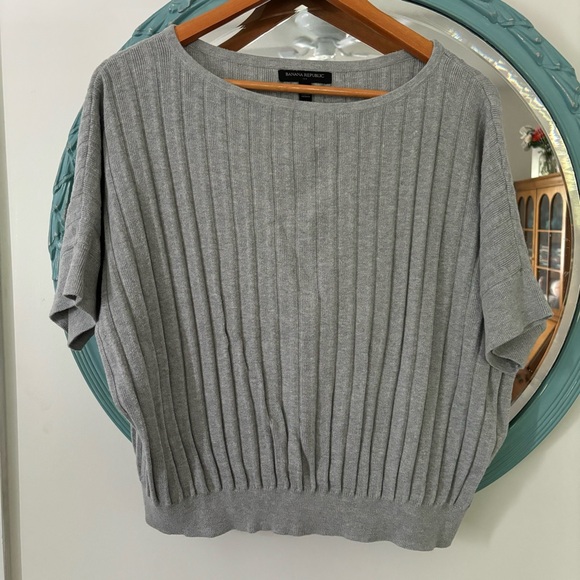 Banana Republic Sweaters - Banana Republic Pleated Rib Sweater in Heather Grey